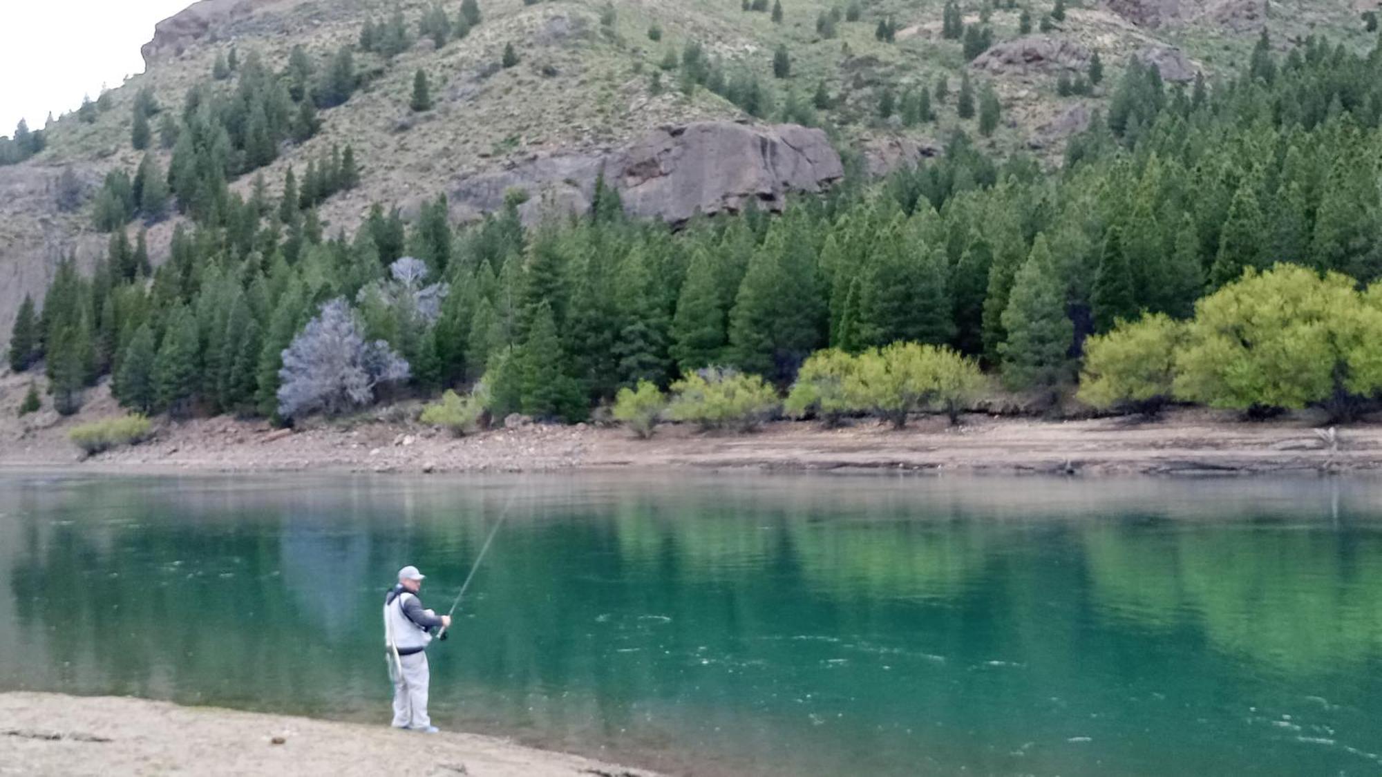 Bardas Del Limay Dormi-Con Hidromasaje - Totalmente Equipado Plottier Bagian luar foto