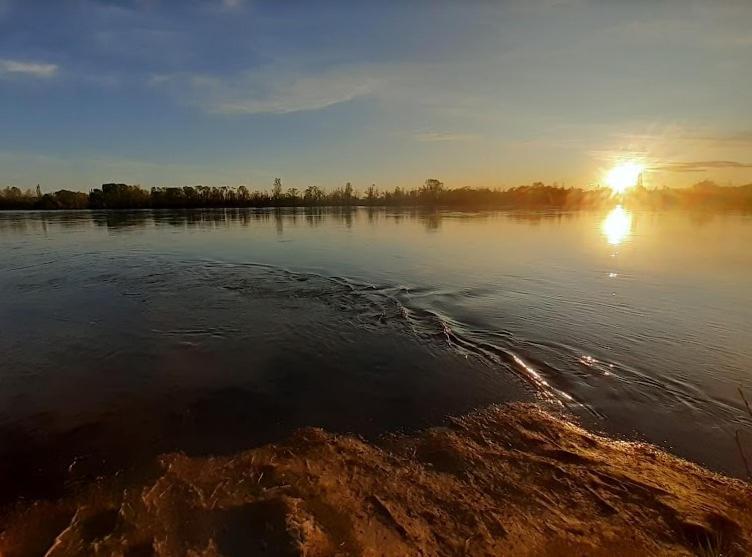 Bardas Del Limay Dormi-Con Hidromasaje - Totalmente Equipado Plottier Bagian luar foto